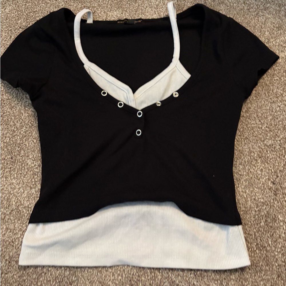 Almost Famous Black and White Fitted Short Sleeve T-Shirt